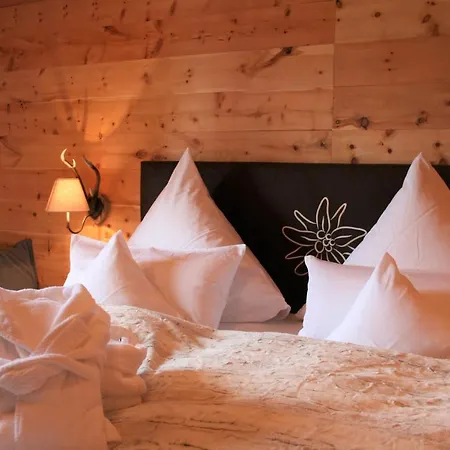 Alpensuite Wellness شقة انزل