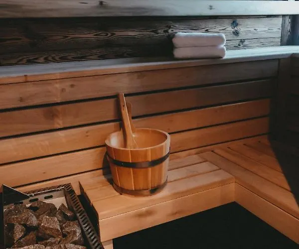 Alpensuite Wellness شقة انزل